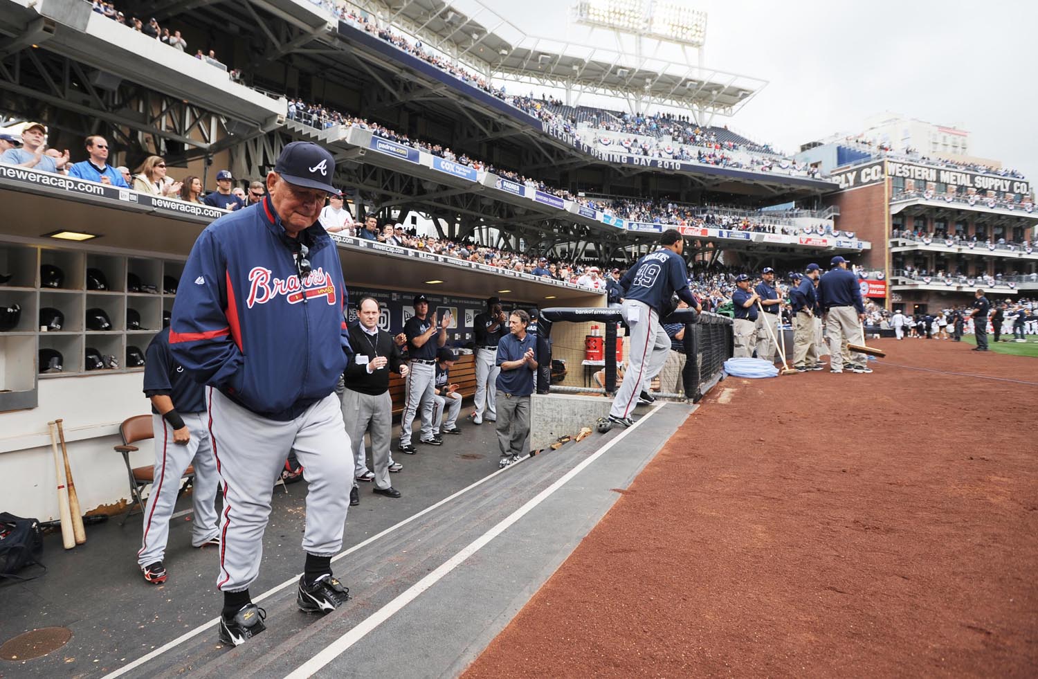 Atlanta Braves manager Bobby Cox walks up the steps from the dugout    freelance photojournalist